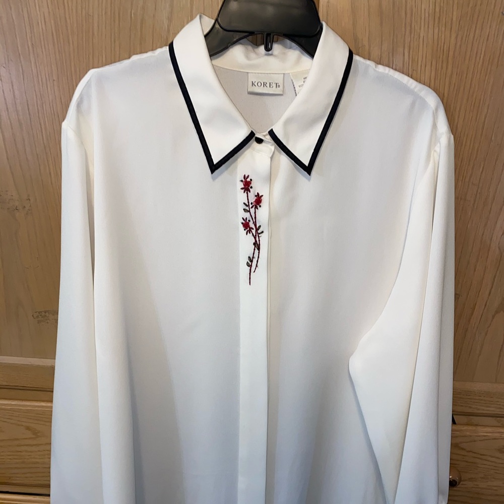 Women’s blouse
